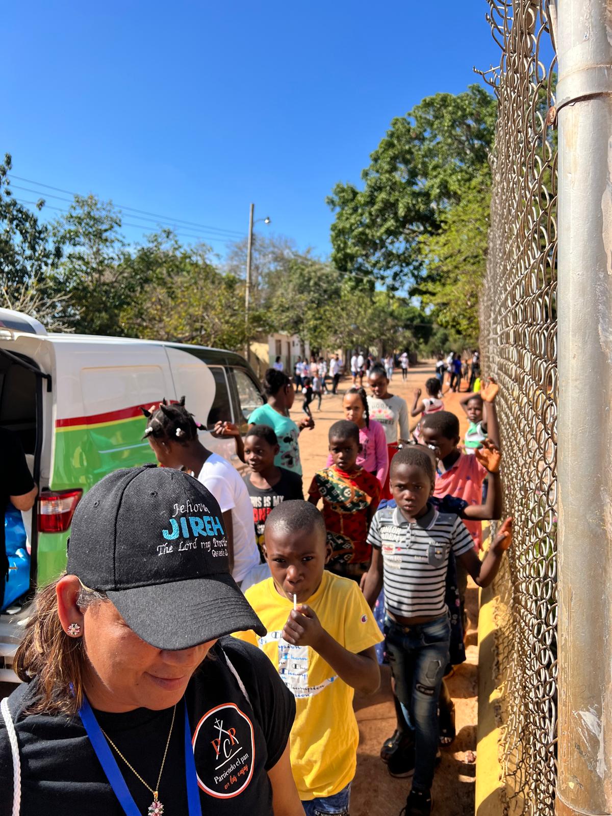 Imagen representativa de nuestra misión de ayudar a huérfanos y viudas